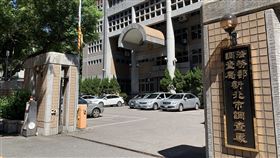 員工遭指走私菸品案深喉嚨　新北市調處否認桃園市議員王浩宇點名新北市調處新店站新瑞組組長徐安毅是走私菸品案真正的深喉嚨，對此，新北市調處表示，沒有什麼深喉嚨，全案聽從台北地檢署指揮偵辦。中央社記者葉臻攝　108年7月31日