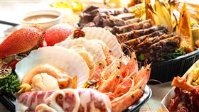 南港老爺行旅Soft Buffet to go外帶夾到滿。（圖／旅宿業者提供）