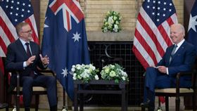 美國總統拜登 澳洲新任總理艾班尼斯（Anthony Albanese）
https://twitter.com/AlboMP/status/1528998343388844032/photo/1
