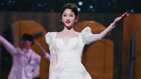 關曉彤（圖／翻攝自關曉彤微博）