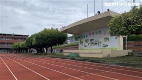 台中市坪林國小，司令台，標售52萬轉手賣(圖／翻攝畫面)