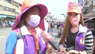 懷念亡母　她跟隨白沙屯媽祖進香6年