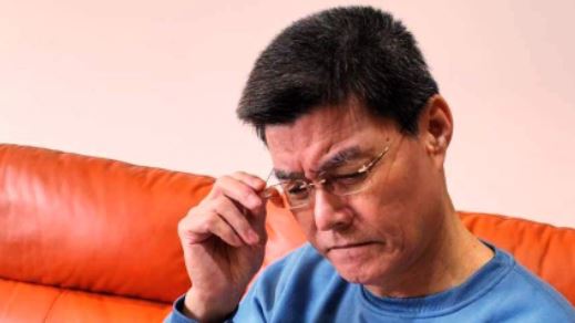 8點檔一哥罹嚴重眼疾！開車看無號誌