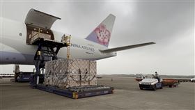 羅氏今天表示，因應台灣防疫篩檢量能需求，確認總計提供1億7800萬劑羅氏快篩試劑，幫助民眾安心防疫一起對抗疫情。（圖／台灣羅氏提供）