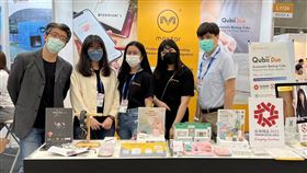 Maktar創辦人陳良信（右一）與業務同仁於COMPUTEX展出。（圖／民傑資科Maktar Inc.提供）