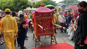 白沙屯媽祖今日停駕時版登竟摔毀。（圖／翻攝自白沙屯拱天宮臉書）