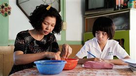 于子育,吳以涵。（華視提供