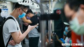 捷運/口罩(記者陳弋攝影)