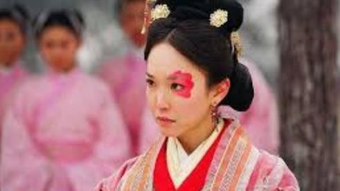 有事鍾無艷，無事夏迎春　分別是誰？