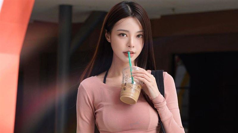 網友開徵女友條件　鋼琴女神7字嘲笑