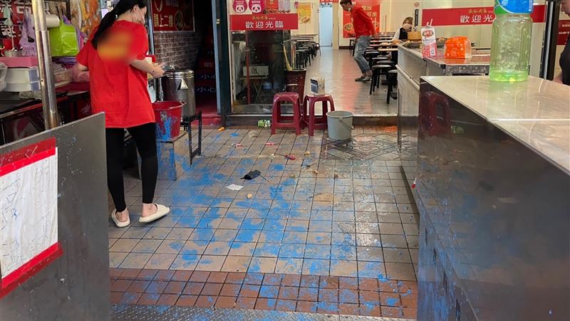 饒河夜市店家遭潑漆　松山警速逮4嫌