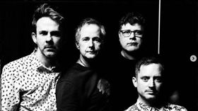 2001年上映的《魔戒》三部曲系列，一直是許多電影迷心中的經典作品之一，想當年飾演哈比人角色的演員們都是20歲初頭的年輕小伙子，如今21年過去，哈比人的演員們再度相聚，並在社交軟體上曬出合照，引來大批影迷歡呼。

圖/翻攝自dom monaghan IG

