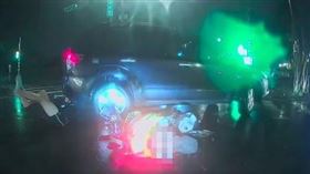 桃園,車禍,騎士,環中東路（圖／翻攝自臉書《爆廢公社》）