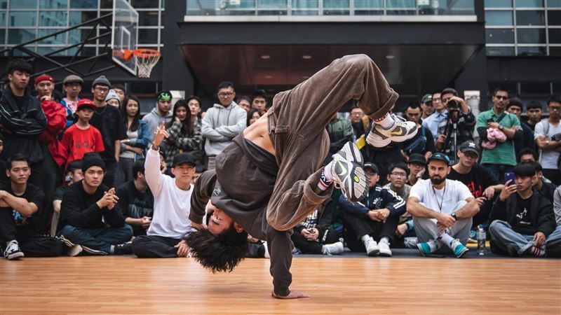 安麗台灣冠名贊助安麗盃霹靂舞大賽