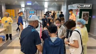 新北疫苗約不到！爸帶孩衝屏東接種