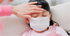 目前兒童重症率約為日本的10倍，與南韓相比也接近6倍，兒童疫苗的確要盡快開打。目前兒童重症率、死亡率我們比較高，是因為台灣剛好在高峰期，整個疫情拉長來看，重症率跟死亡率就會相對減少，加上兒童疫苗打得有點慢，之前莫德納兩劑又隔太久，還是要盡快打好打滿