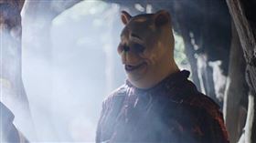 《小熊維尼》崩壞了！血腥暗黑畫面曝光　網喊：童年毀了。（圖／翻攝自推特）