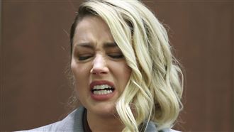 指安柏赫德假哭　卡蜜兒酸人生代表作