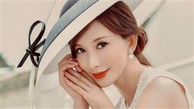 侯佩岑,林志玲/臉書