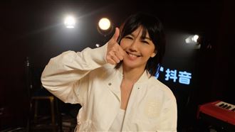 回憶殺！孫燕姿直播當KTV唱經典歌