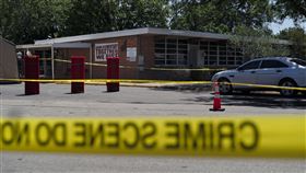 美國德州洛伯小學槍擊案（圖／美聯社／達志影像）