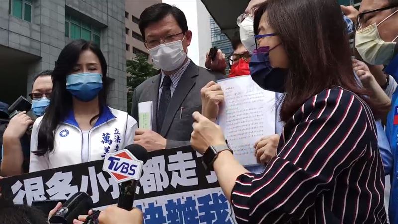 很多孩子走了？媒體人一句戳藍營可笑