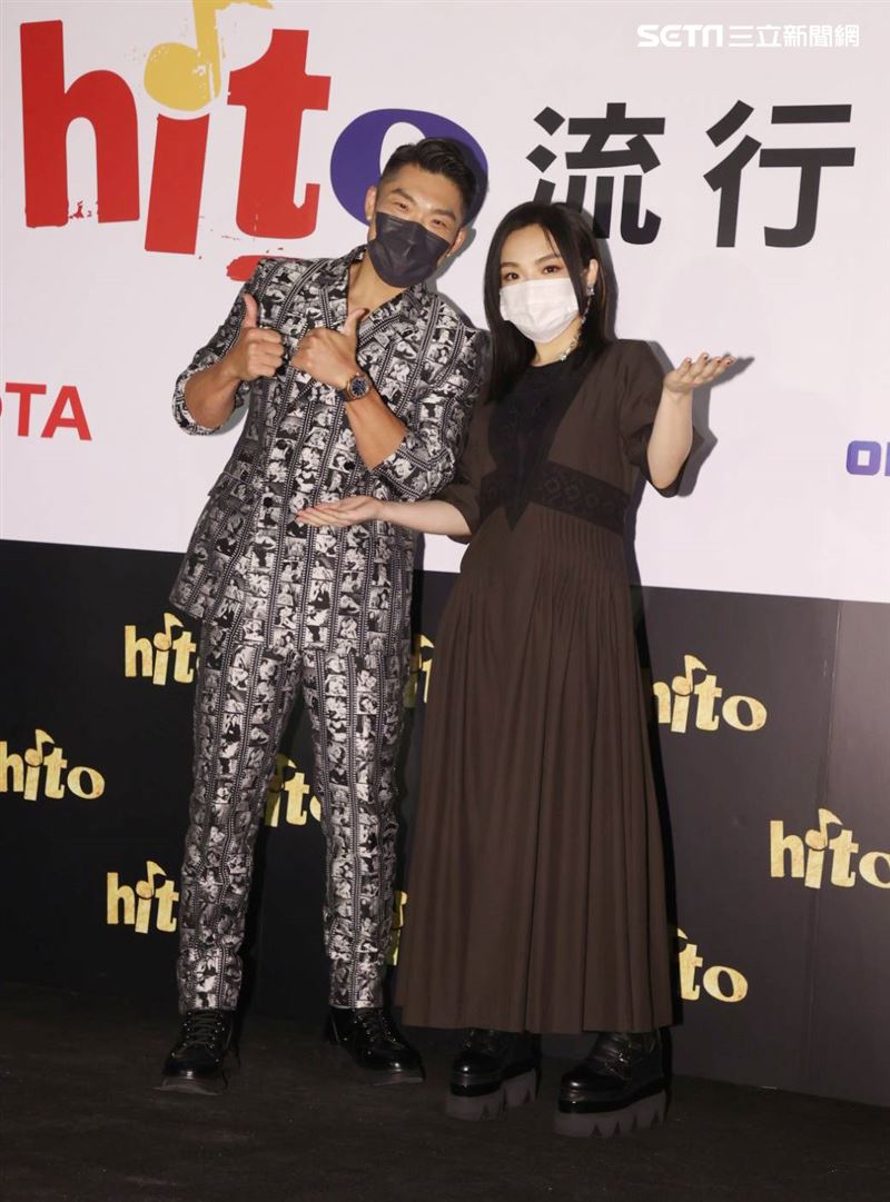 2022流行音樂獎李玖哲、徐佳瑩。（記者邱榮吉.楊澍/攝影）