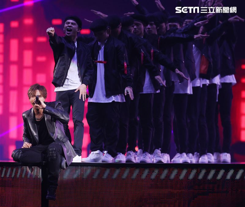 因為感情糾紛，導致形象受損暫停演藝工作的羅志祥，昨重返2022流行音樂獎頒獎典禮舞台演。（記者邱榮吉.楊澍/攝影）