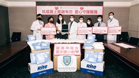 嬰兒緊急插管沒機器！賈永婕哭接「醫院電話」出手救命（圖／翻攝自賈永婕的跑跳人生臉書）
