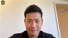 「和製潛水艇」牧田和久已抵達台灣接受隔離。（圖／中信兄弟提供）

