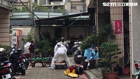 屏東許男不堪照護壓力，竟將母親推下樓。（圖／翻攝畫面）