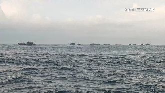 目擊中籍漁船聚！澎漁民批：假禁漁期