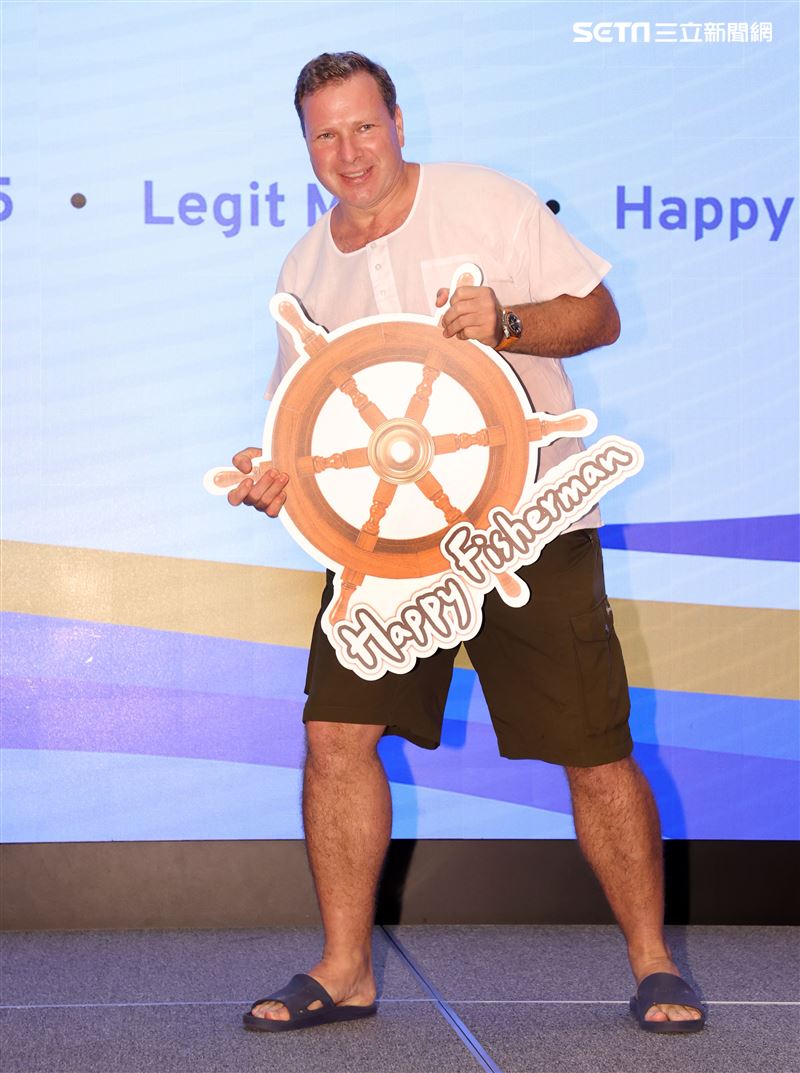 李豪主持TaiwanPlus探索多元台灣向世界介紹台灣味。（記者邱榮吉/攝影）