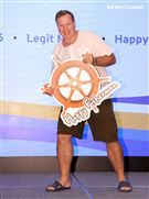 李豪主持TaiwanPlus探索多元台灣向世界介紹台灣味。（記者邱榮吉/攝影）