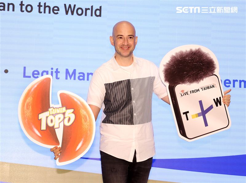 吳鳳主持TaiwanPlus探索多元台灣向世界介紹台灣味。（記者邱榮吉/攝影）