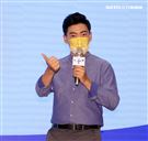 王凱傑主持TaiwanPlus探索多元台灣向世界介紹台灣味。（記者邱榮吉/攝影）