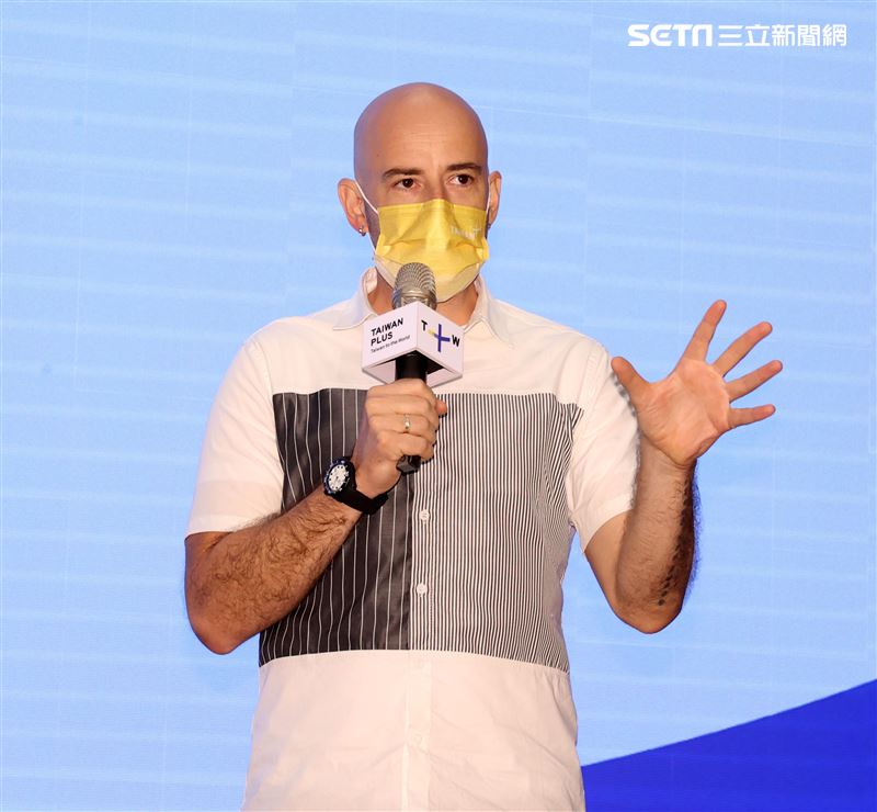 吳鳳主持TaiwanPlus探索多元台灣向世界介紹台灣味。（記者邱榮吉/攝影）