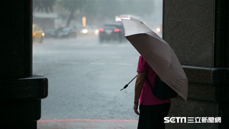 週二要外出？氣象局：小心雨、雷、風
