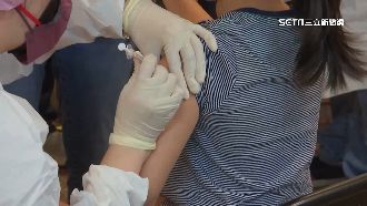 高校園疫苗接種首日　國小召學生返校