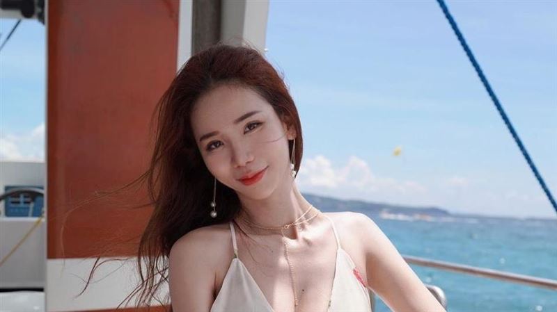 大馬美胸女神棉被掀開　萬人狂回放！