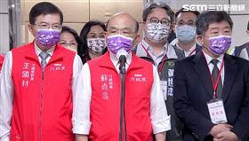 行政院長蘇貞昌視察桃園機場邊境防疫暨慰勉防疫工作人員