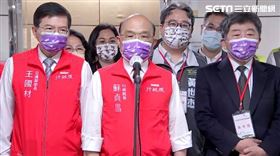 行政院長蘇貞昌視察桃園機場邊境防疫暨慰勉防疫工作人員