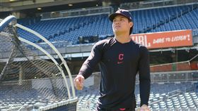 張育成轉戰海盜  結束守護者8年生涯旅美棒球好手張育成經交易轉戰大聯盟匹茲堡海盜隊，揮別連同前身印地安人一共待了8年的克里夫蘭守護者體系。圖為張育成2021年9月19日在洋基球場賽前練習。中央社記者尹俊傑紐約攝  111年5月27日