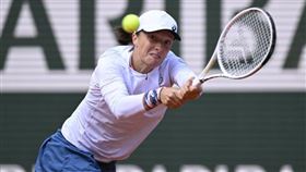 ▲斯威雅蒂（Iga Swiatek）在法網女單16強逆轉擊退中國黑馬鄭欽文。（圖／翻攝自法網推特）