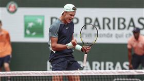 ▲魯訥31日爆冷拍落世界排名第4的希臘名將西西帕斯。（圖／美聯社／達志影像）