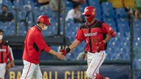 ▲味全龍拿莫伊漾擊出今年第3轟。（圖／味全龍球團提供）