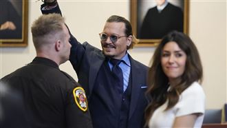 纏鬥10小時　強尼戴普律師突提抗議