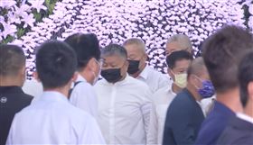 不捨親弟癌逝！顏清標告別式數度落淚(圖/翻攝畫面)