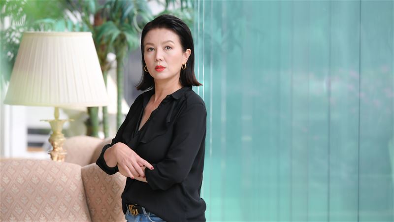 無名指鑽戒超閃！苗可麗報喜：終於可以說
