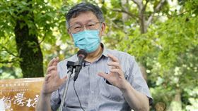 柯文哲、蔡炳坤視察台北市校園BNT疫苗施打(圖/台北市政府提供)